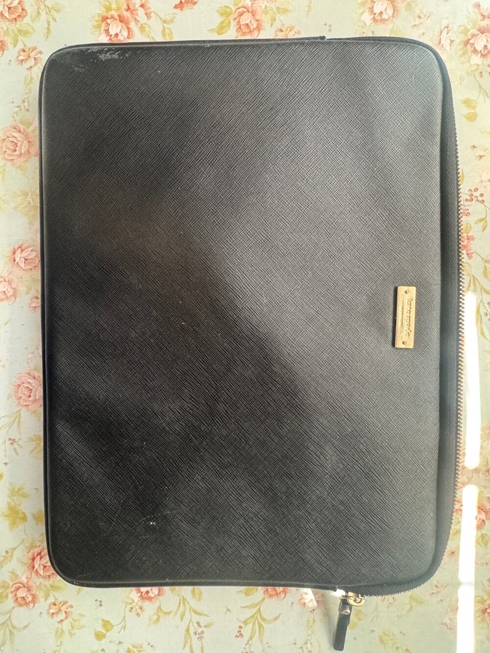 Kate Spade New York Black Saffiano Laptop Sleeve Hot Pink Interior 13” AS IS